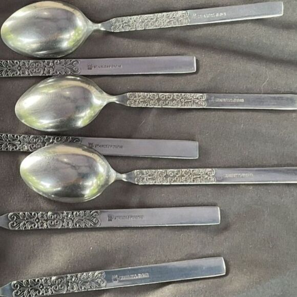 Retired Stanley Roberts Stainless Japan Silverware - Picture 4 of 4